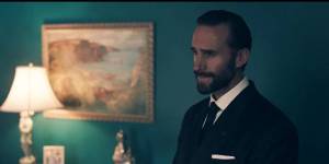 Joseph Fiennes plays Commander Fred Waterford, who owns Offred (Elizabeth Moss) in the series